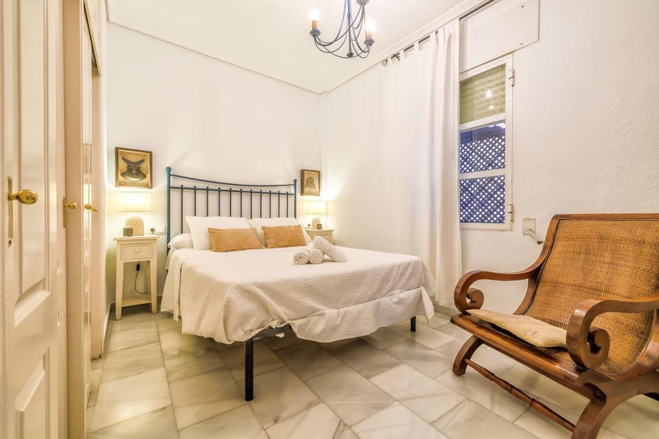 Bed, Bedroom, towels, wardrobe