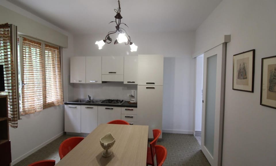 Decorative detail, Dining area, kitchen