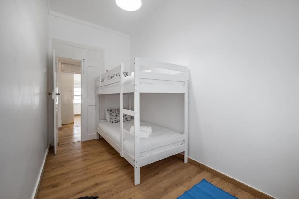 Bedroom, bunk bed, towels