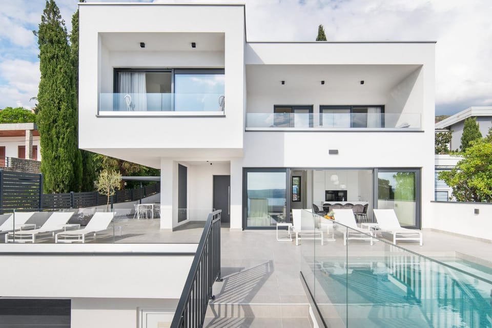 Property building, Swimming pool