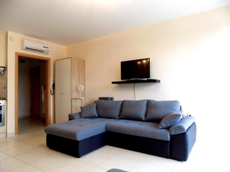 58 - Hullám Üdülőparkban vízközeli modern stúdió apartman Apartment in Balatonszárszó