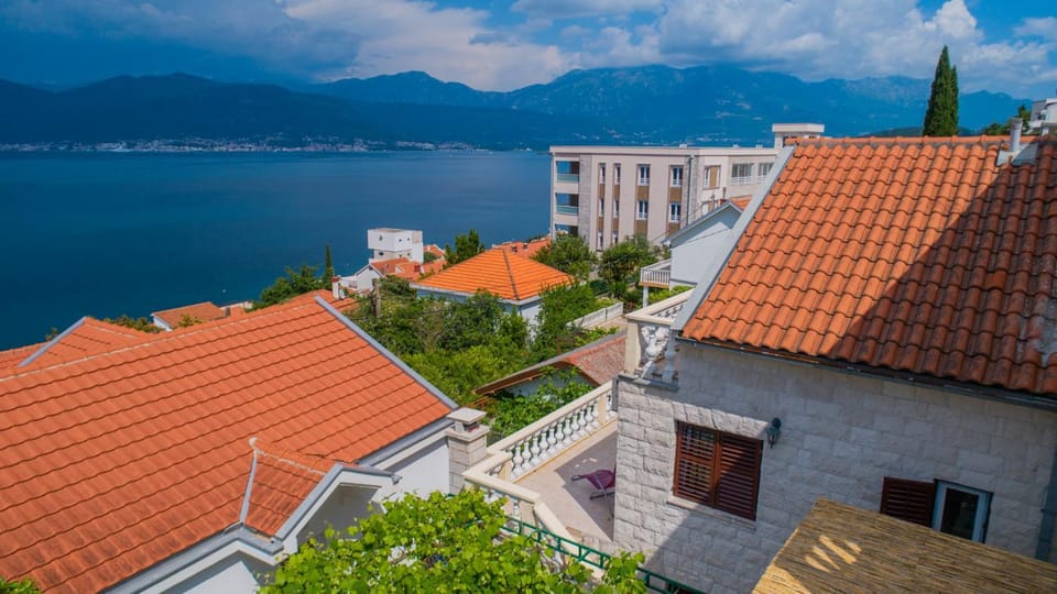 Property building, Sea view