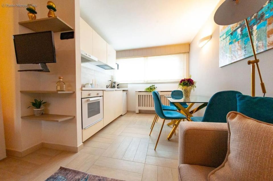 TV and multimedia, Kitchen or kitchenette, Living room, Seating area, Dining area, dishwasher, pet friendly, stove