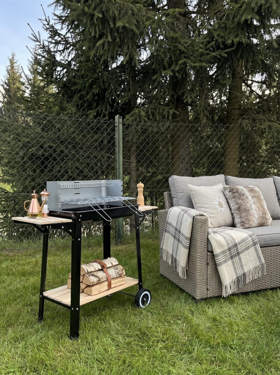 Patio, Day, Garden, Living room, Seating area, Garden view