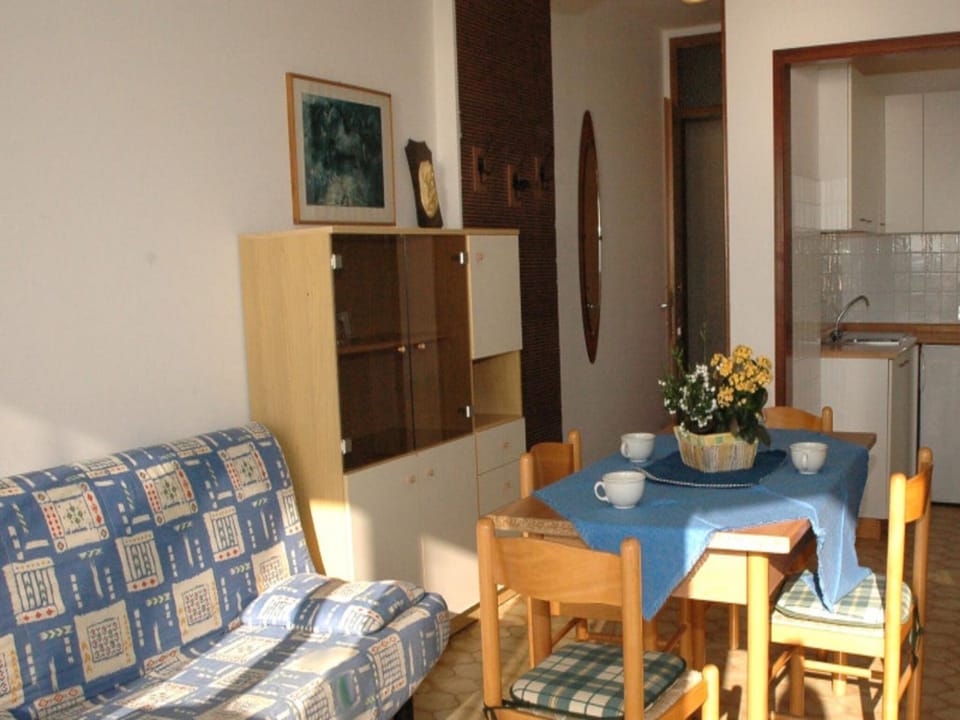 Restaurant/places to eat, Living room, Seating area