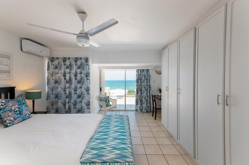 Bedroom, Sea view, fireplace, air conditioner