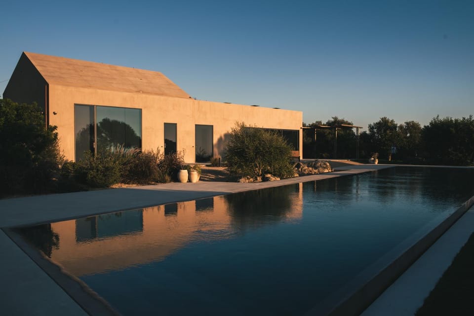 Property building, Day, Pool view, Swimming pool