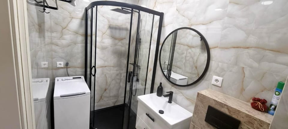 Shower, Bathroom, towels