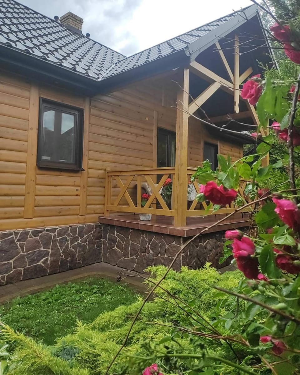 Chmielna Chatka House in Poland