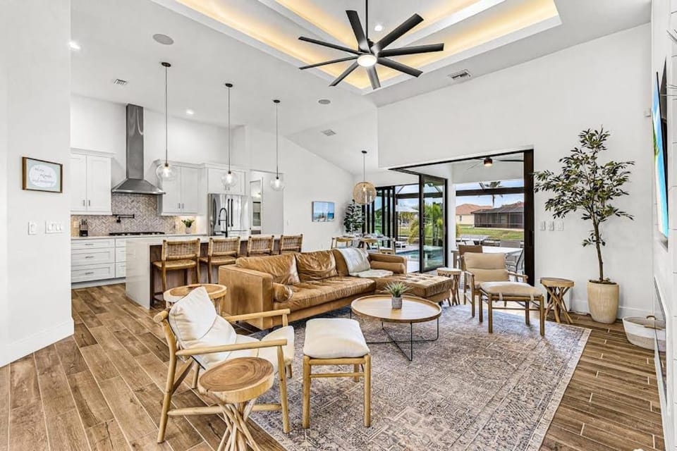 Daze Off House in Cape Coral
