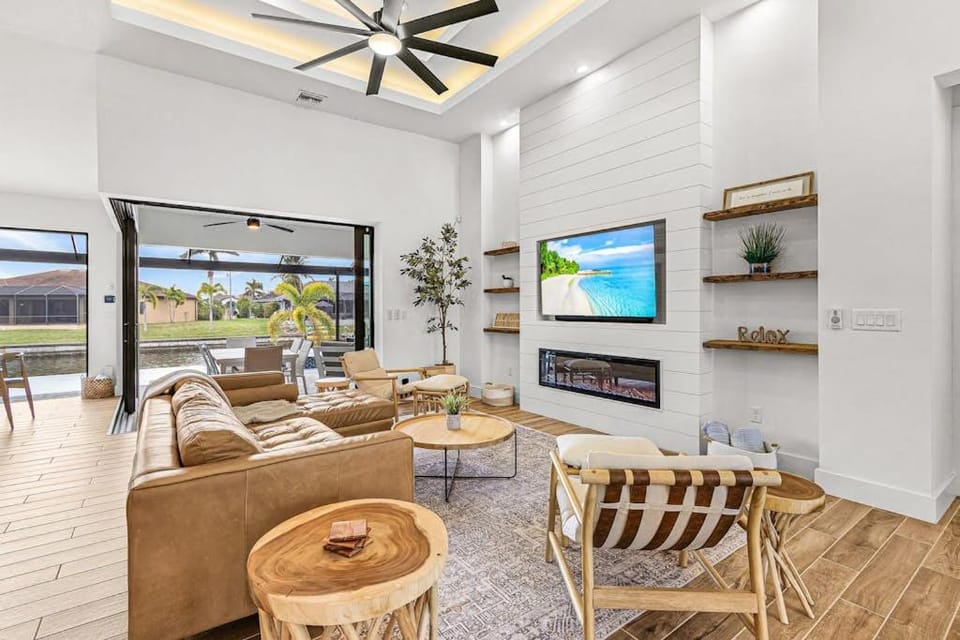 Daze Off House in Cape Coral