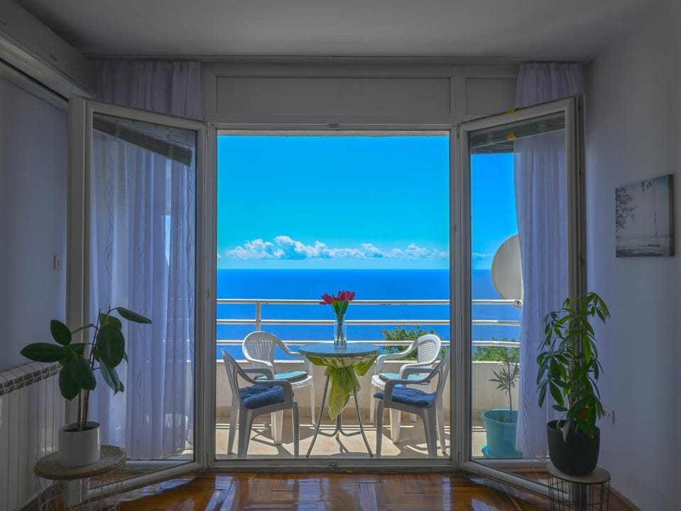 The rising sun-Stylish Sea View Apartment Apartment in Budva Municipality