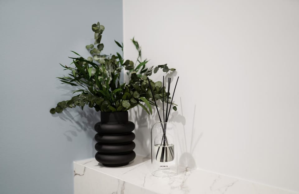 Bathroom, Decorative detail