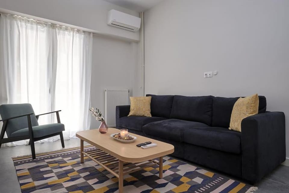 Living room, Seating area, air conditioner