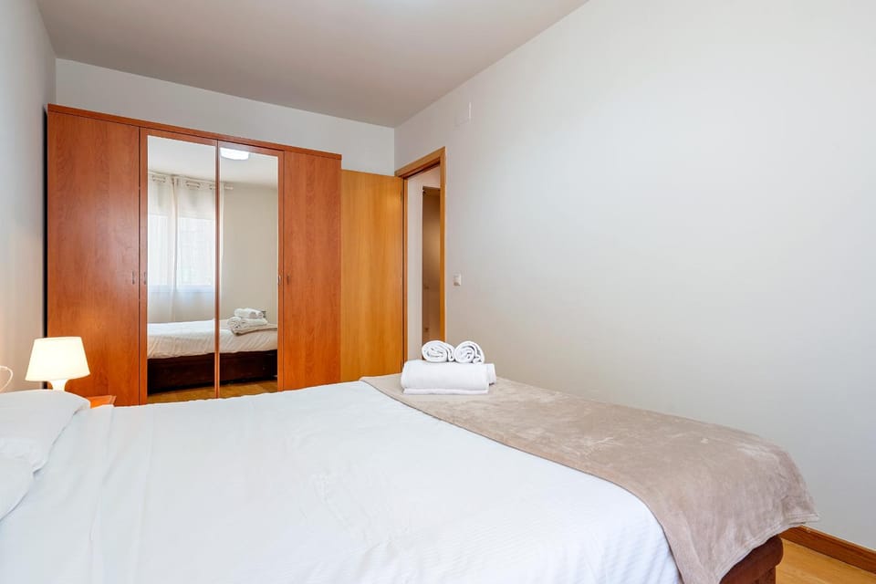 Bed, Photo of the whole room, Bedroom, towels, wardrobe