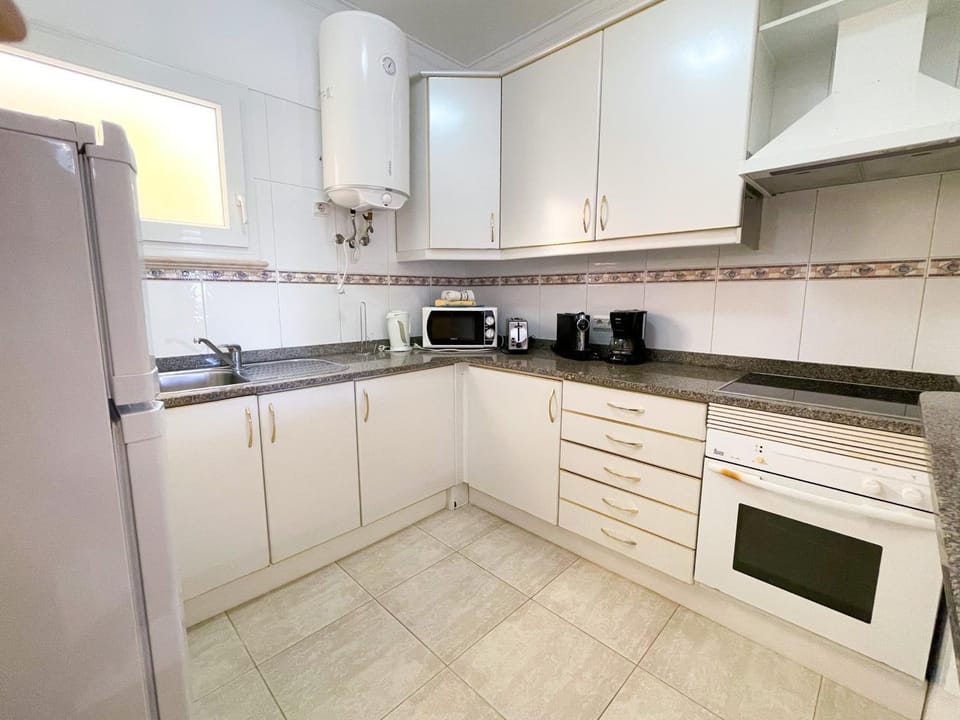 Coffee/tea facilities, Kitchen or kitchenette, minibar, pet friendly, stove, toaster