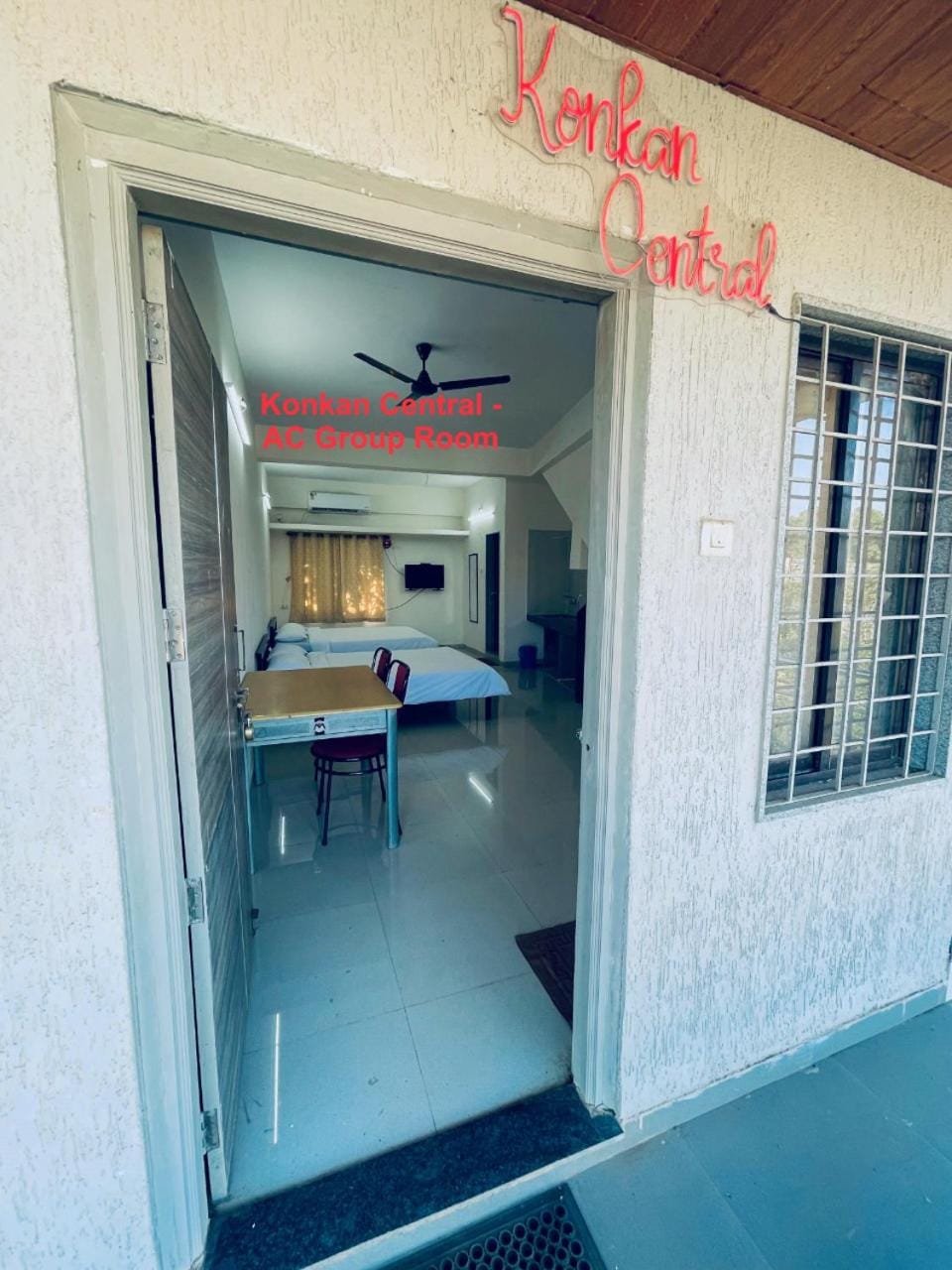 Facade/entrance