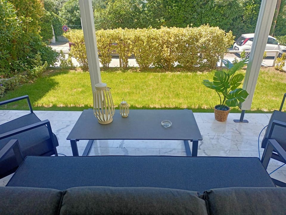 Patio, Garden, View (from property/room), Balcony/Terrace, Seating area, Garden view