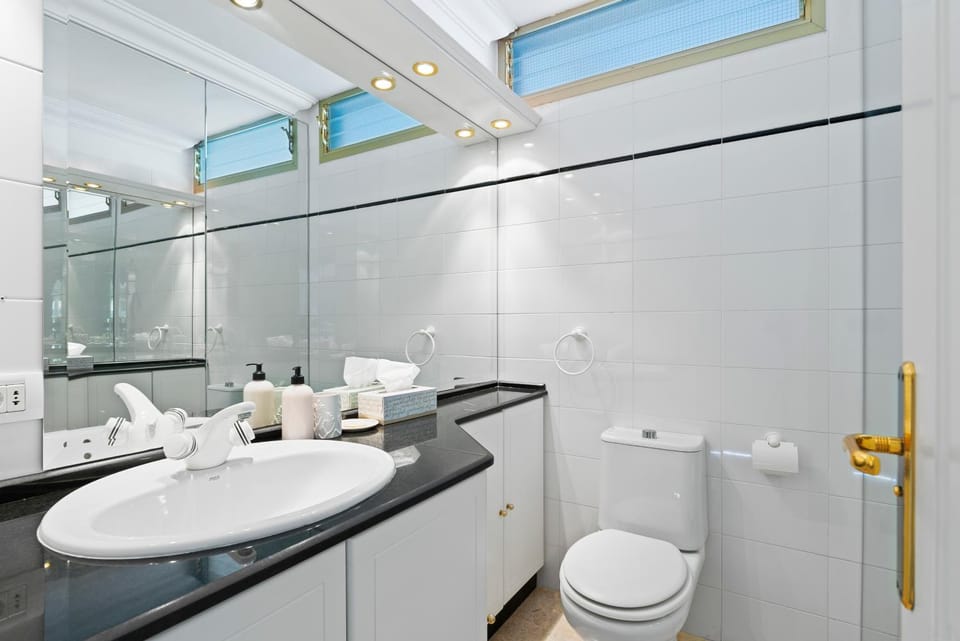 Toilet, Bathroom
