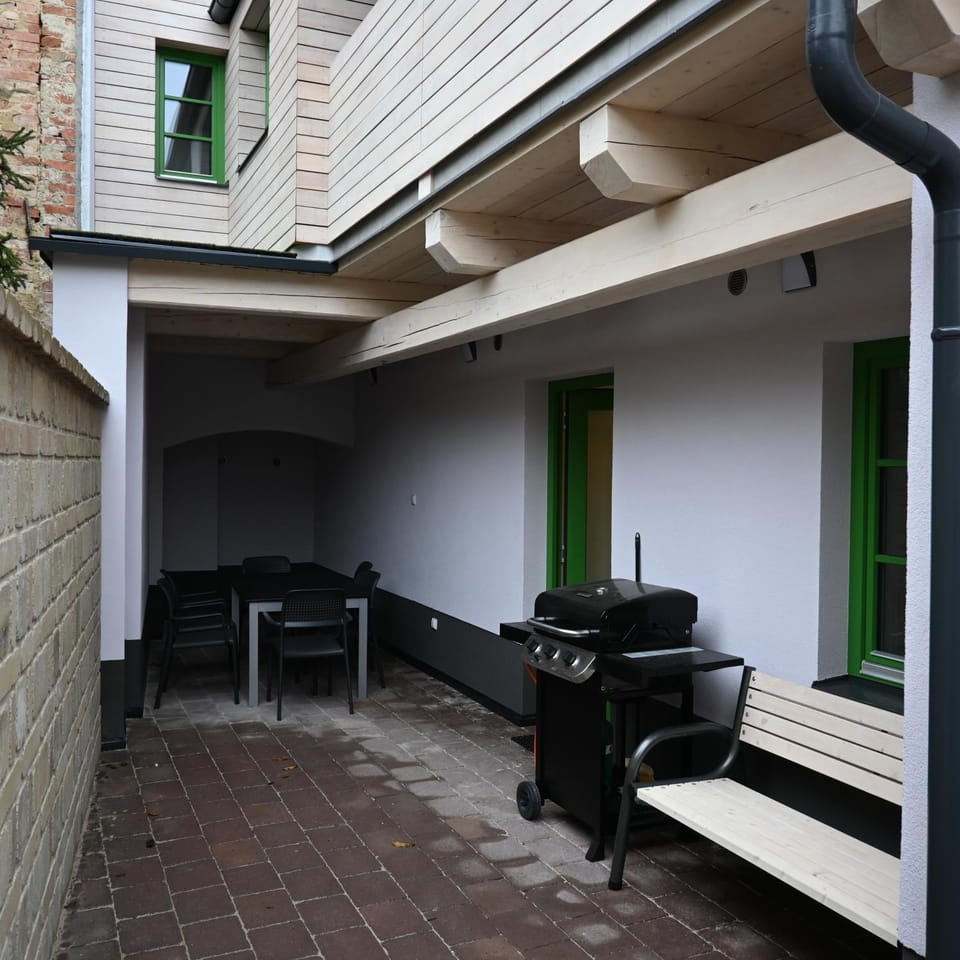 BBQ facilities, Garden, Seating area