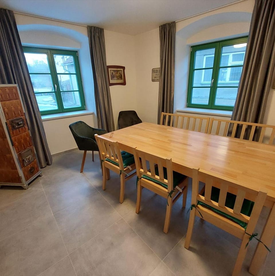 Communal lounge/ TV room, Seating area