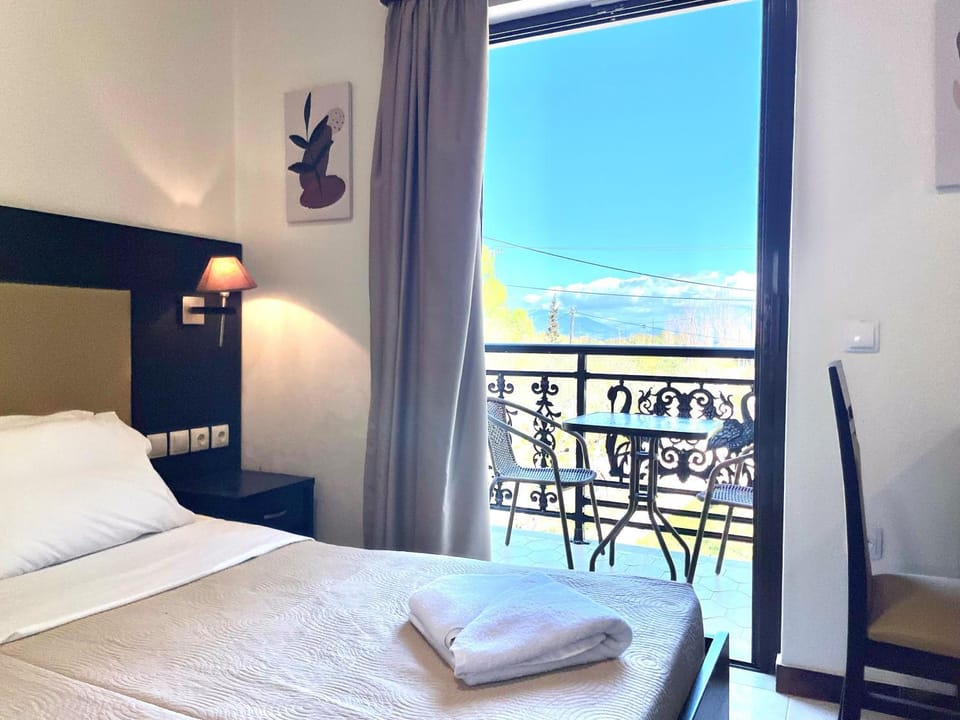 View (from property/room), Balcony/Terrace, Bedroom