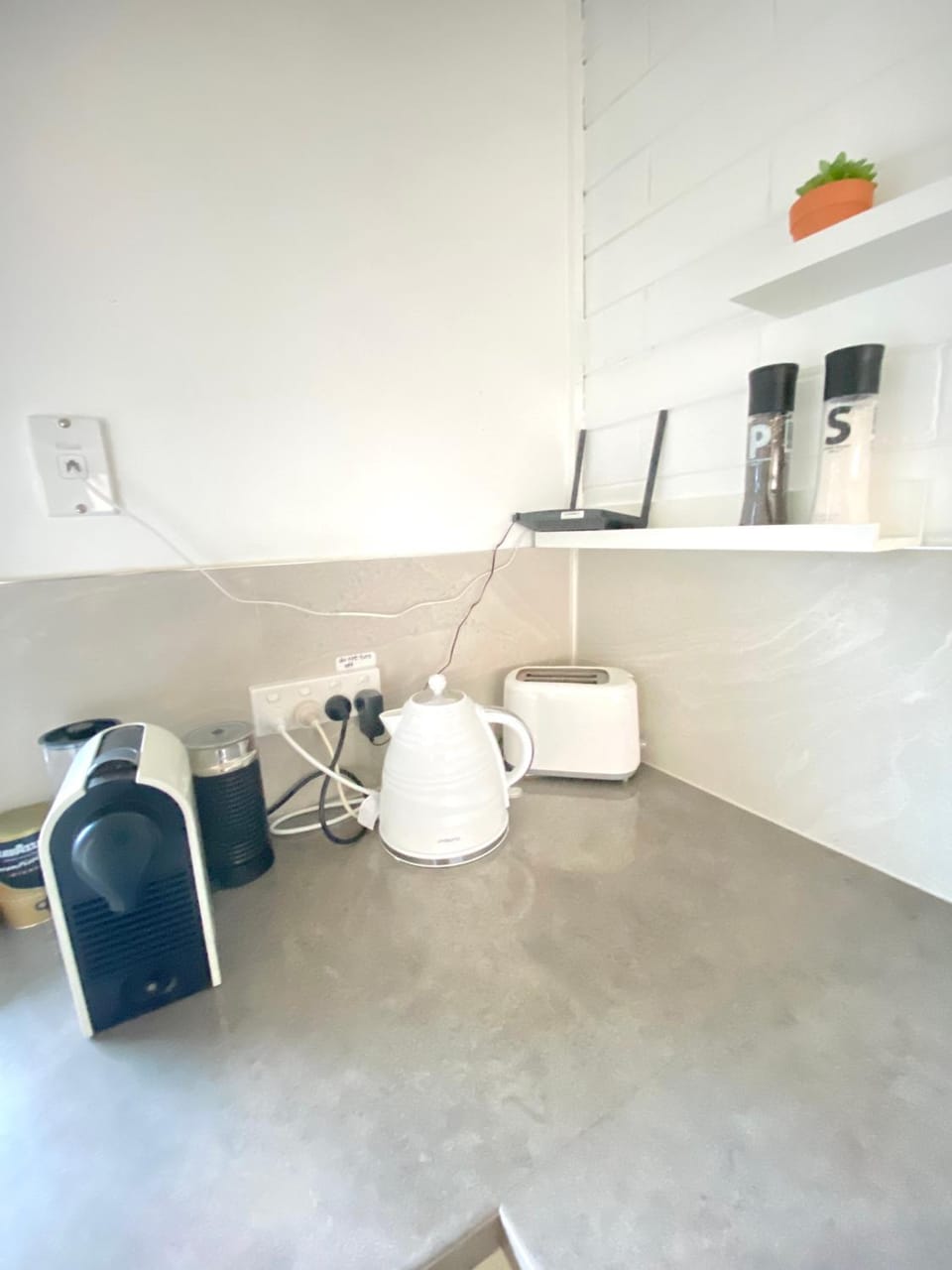 Kitchen or kitchenette