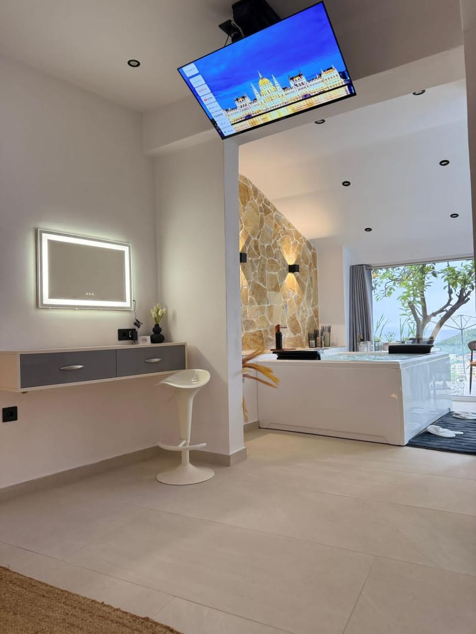 TV and multimedia, Bedroom