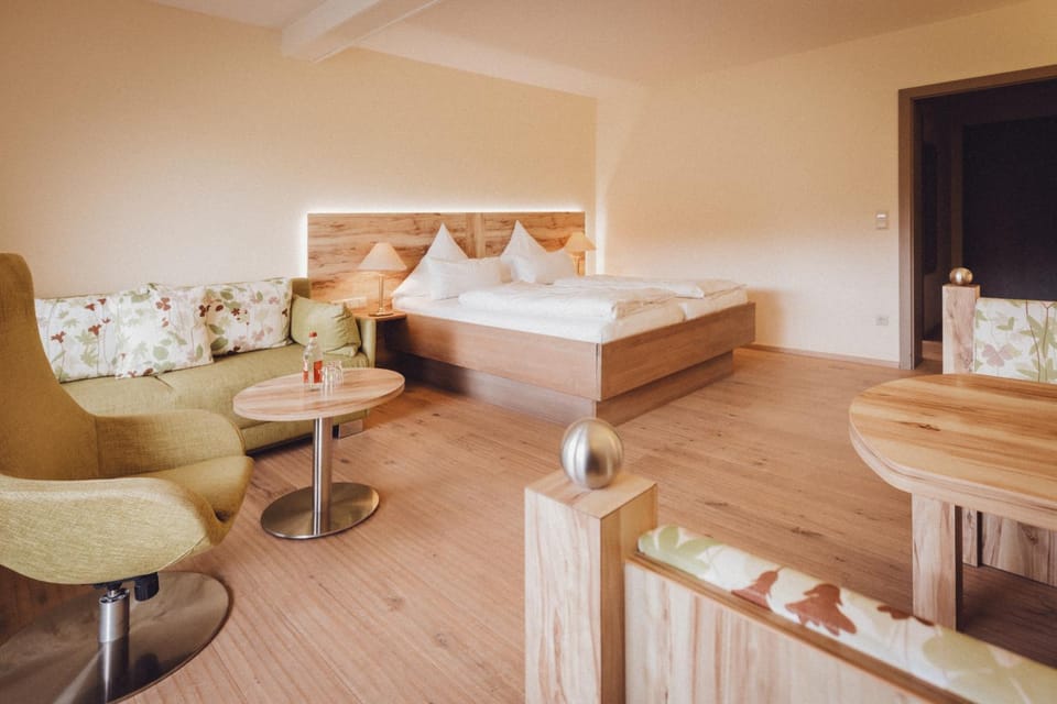 Living room, Photo of the whole room, Bedroom