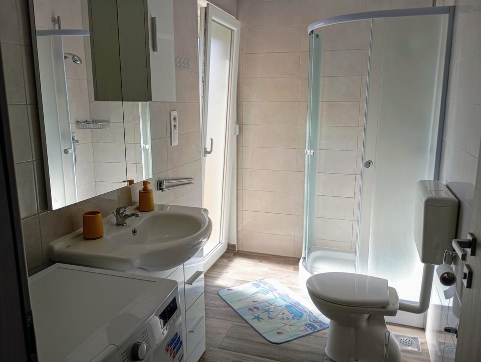 Charming 2-Bed Apartment in Okrug Gornji Apartment in Okrug Gornji