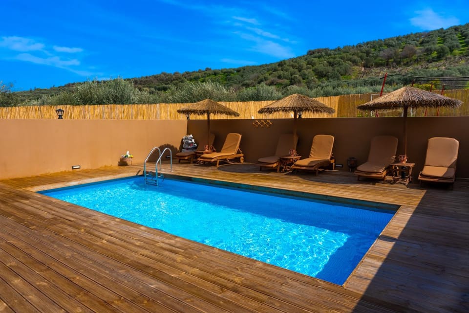 Pool view, Swimming pool, sunbed