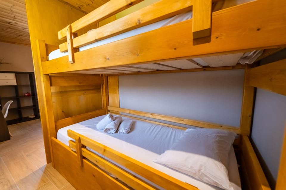 Bed, Bedroom, bunk bed