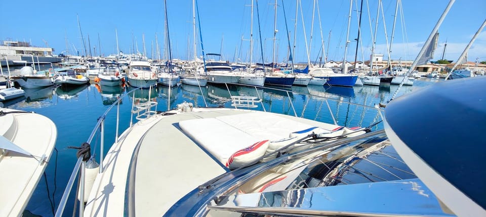 Sea view, sunbed