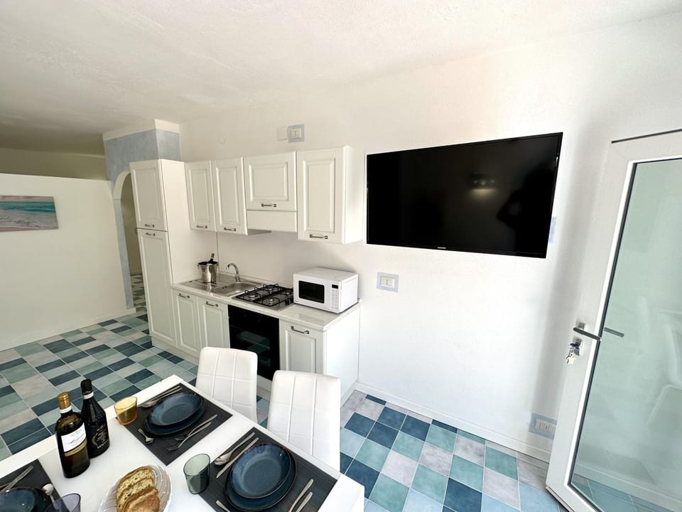 TV and multimedia, Kitchen or kitchenette, Living room, Dining area, minibar, oven, stove, kitchen