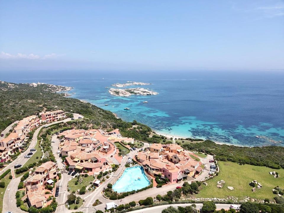 Neighbourhood, Natural landscape, Bird's eye view, Sea view