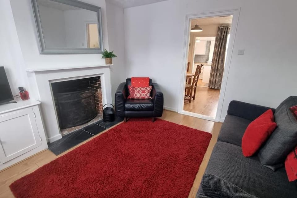 TV and multimedia, Living room, Seating area, flat iron