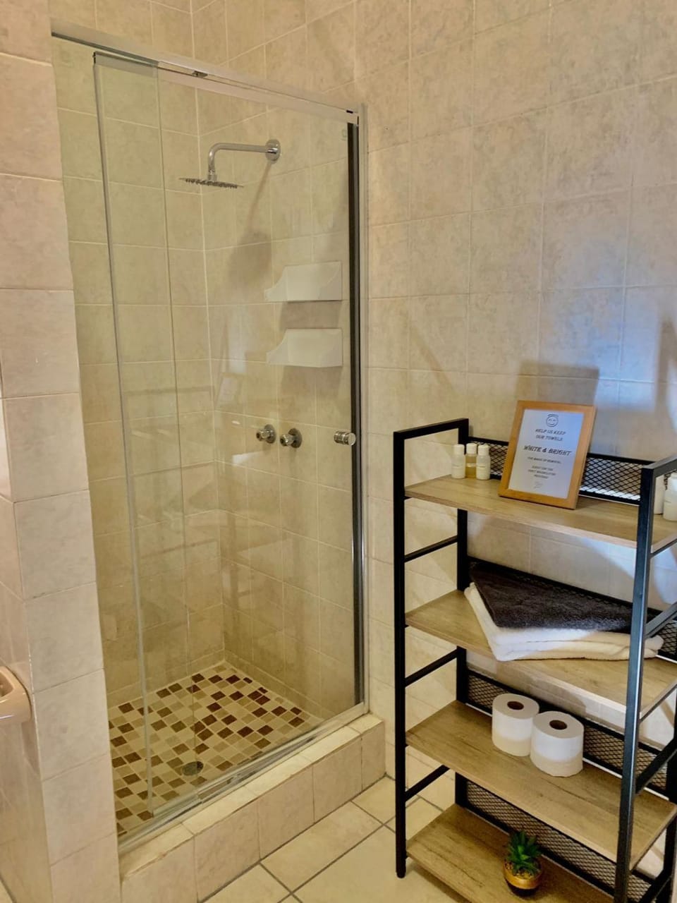 Shower, Bathroom, towels