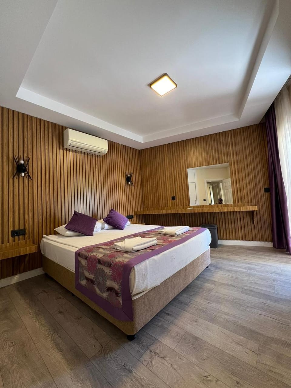 Bed, Photo of the whole room, Bedroom, wardrobe, air conditioner