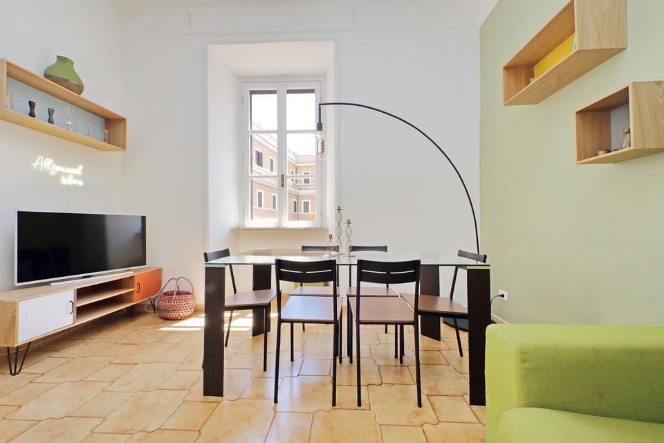 Communal lounge/ TV room