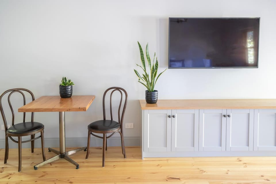TV and multimedia, Dining area
