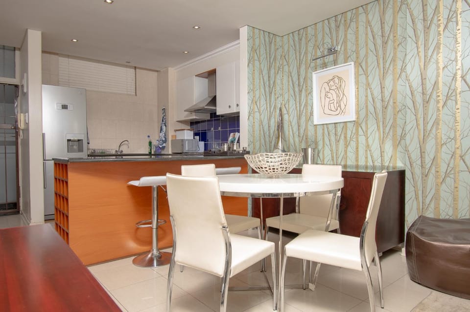 Kitchen or kitchenette, Living room, Dining area, oven, stove