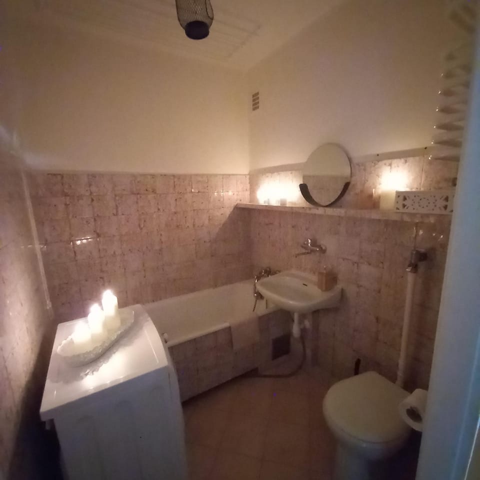 Toilet, Bathroom, Bath