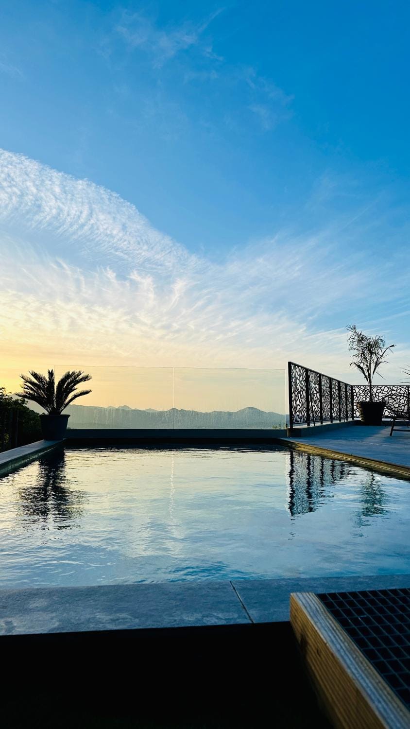 Nearby landmark, Day, Natural landscape, Pool view, Sea view, Swimming pool, Sunrise, Sunset