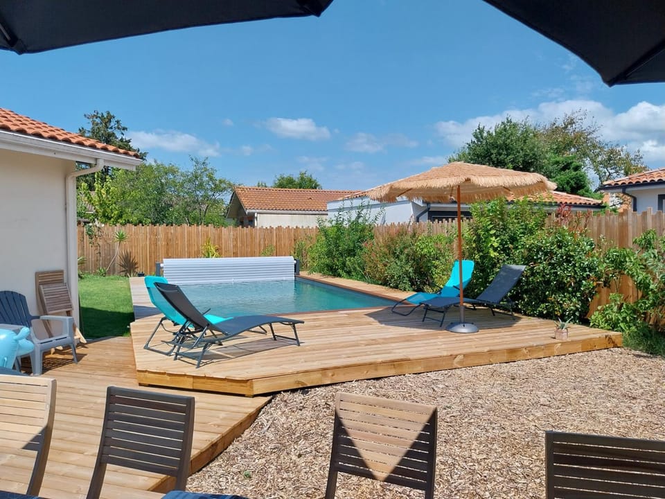 Patio, Day, Garden, Garden view, Pool view, Swimming pool, sunbed