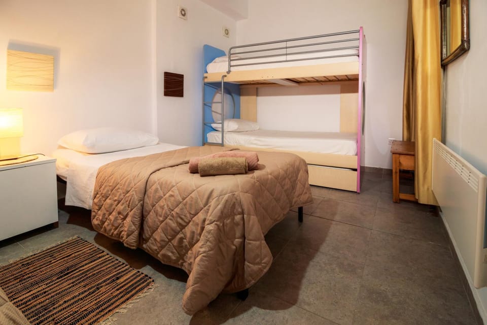 Bed, bunk bed