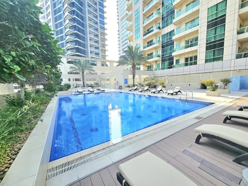 SUNRISE HOMES - Near JBR Walk & Beach - Lovely Studio Apartment in Dubai