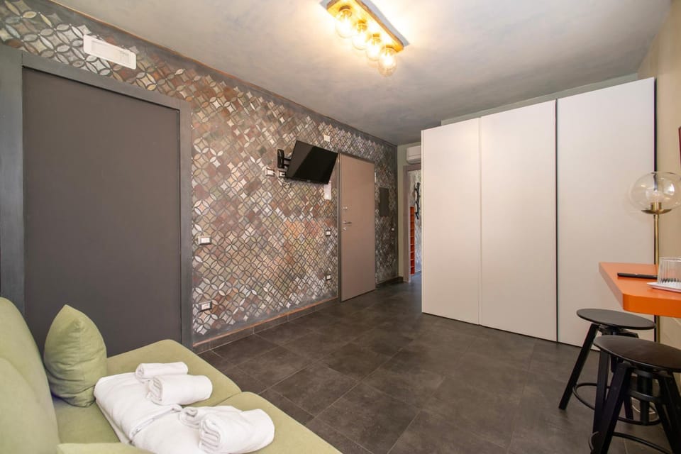 TV and multimedia, Living room, Dining area, wardrobe