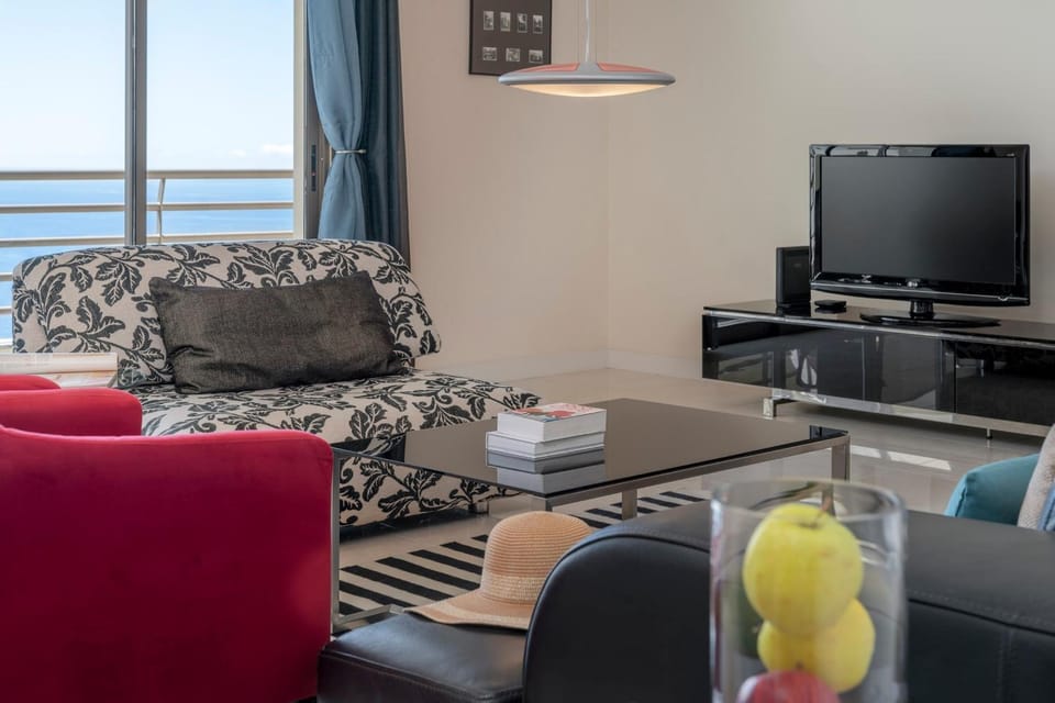 Communal lounge/ TV room, TV and multimedia, Living room