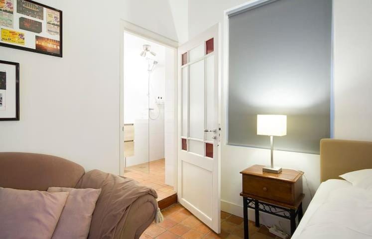 Ground floor Jordaan Apartment Bed and Breakfast in Amsterdam
