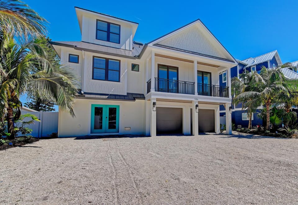 Vitamin Sea managed by Beach Retreats House in Anna Maria Island